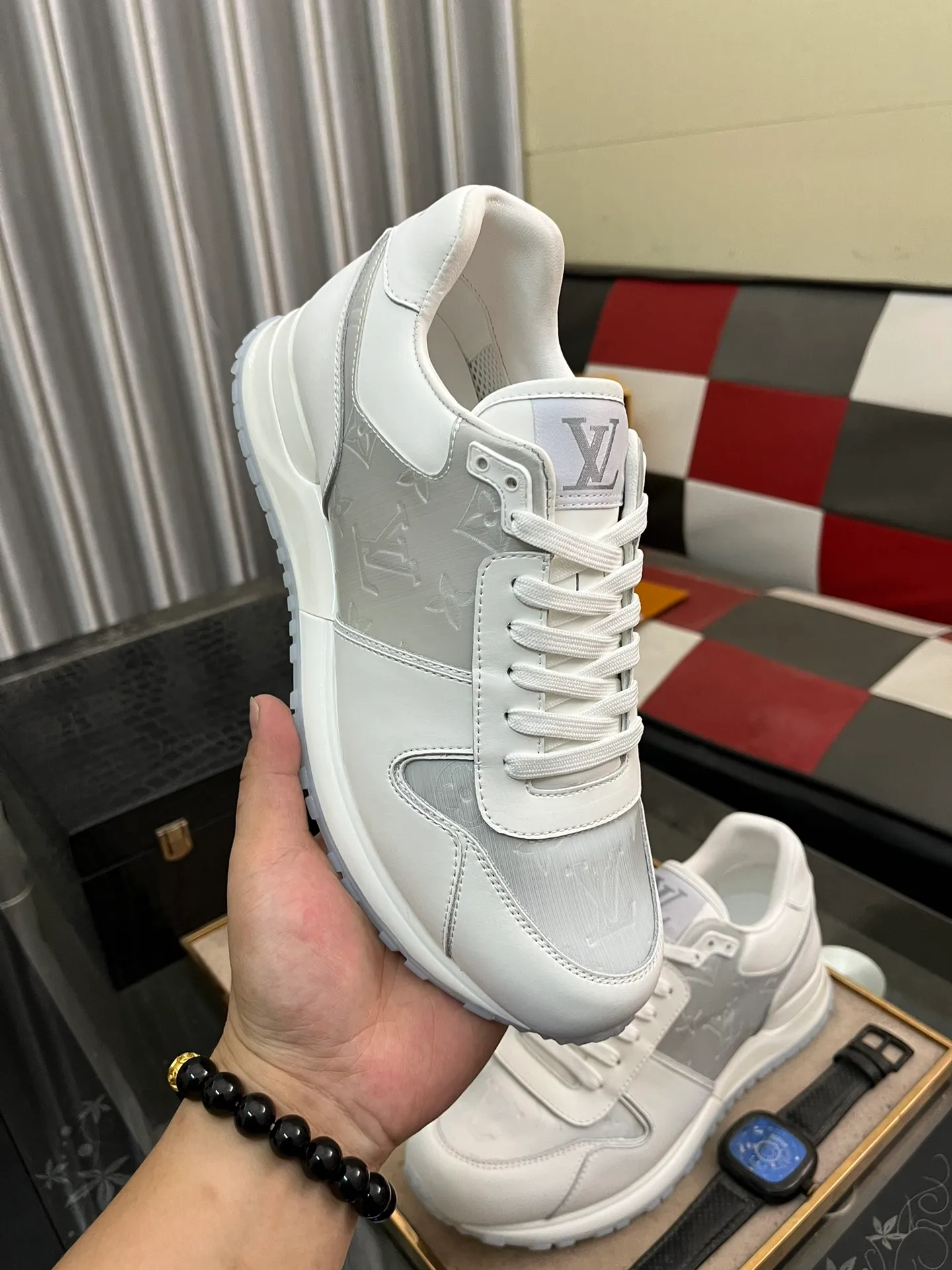 Men's shoes 💰540⌚️⌚️LV Louis Vuitton. The latest fashionable casual shoes are popular in physical stores. New spring and summer comfortable imported custom original cowhide, unique jacquard fabric element design. With sheepskin lining, Lv original base, [sun][sun] high-end packaging and high quality💪Details determine quality, code number 38-44